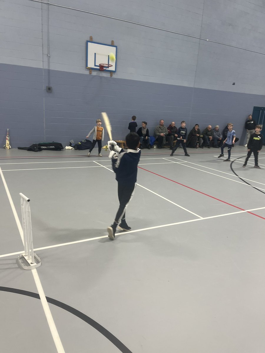 Some great skills from our Under 11 group at Junior Training yesterday 

#strengthindepth
#nextgeneration
#london
#cricket
#bangthedrum