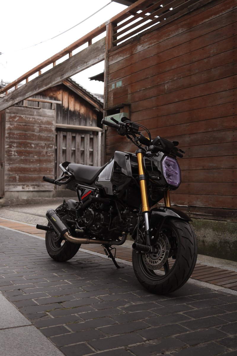 グロム売ります。
スタント仕様40万くらいで
誰か買いませんか？
気になる方はDMしてください！