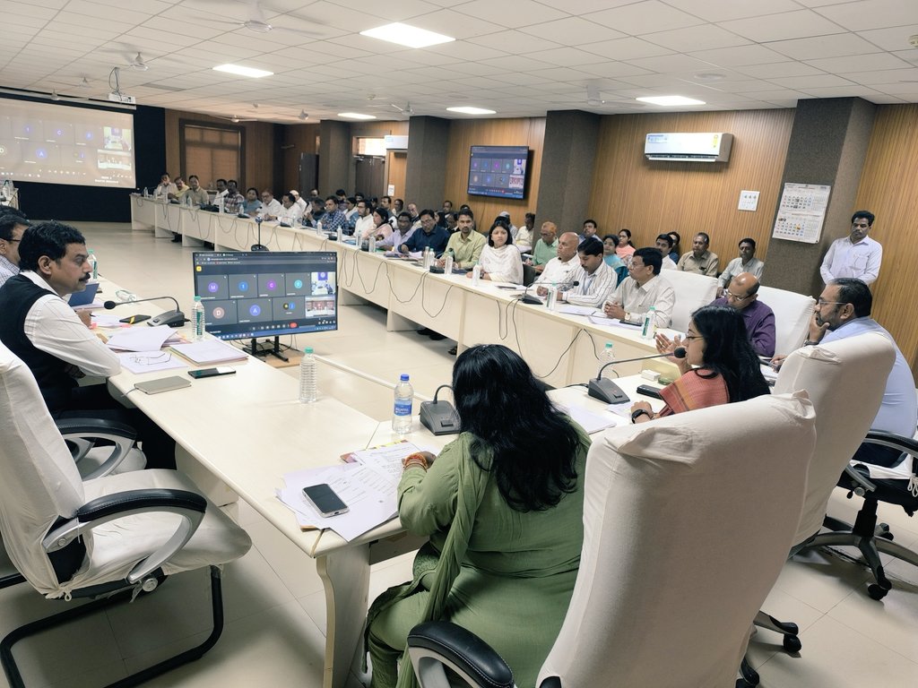 Collector Khargone tweet media