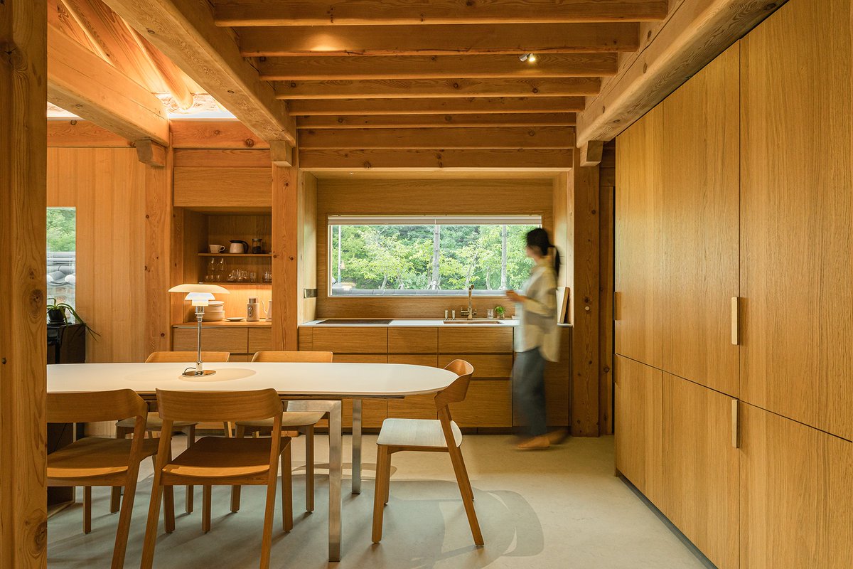 stayfolio_inc's tweet photo. 🍃 二人旅行にぴったりな韓屋(ハノク)
緑に囲まれたプライベートな絶景韓屋!
内装も綺麗でしかもお洒落すぎるって…
友達や、カップル、家族旅行の宿に最適👍
#韓国 #韓国旅行 #STAYFOLIO
#ホテル #韓屋 #渡韓 https://t.co/HvH8B2X2hv