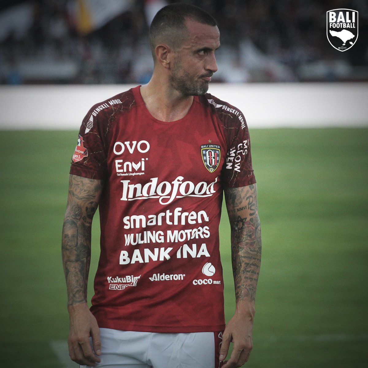 Bali_Football's tweet photo. Musim depan cari 2 pemain tengah asing level begini baru paten le https://t.co/j21jSB4NAg