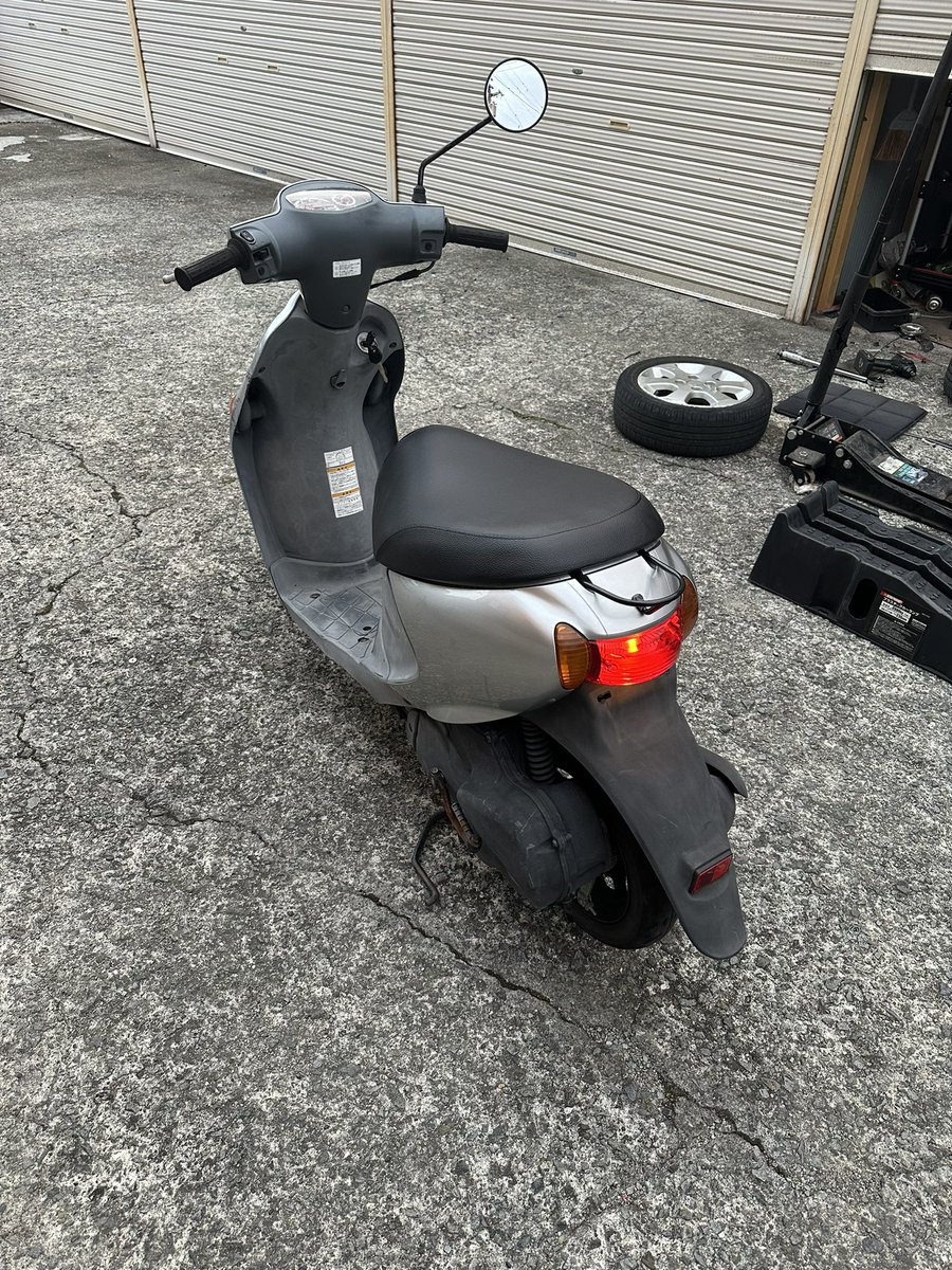 kcha_333's tweet photo. バイク売ります

和歌山から

バッテリー新品
シート新品張り替え
オイル交換済み

３万 https://t.co/KAtQ2lpzhg