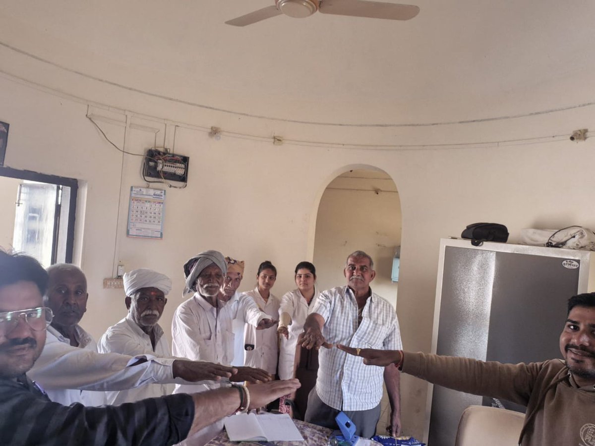 health_bvn's tweet photo. ‘‘સ્પર્શ લેપ્રસી કેમ્પેઈન’’ અંતર્ગત ભાવનગર જિલ્લામાં તાલુકાઓના ગામડાઓ ખાતેે ગ્રામસભા યોજવામાં આવી.

@NHMGujarat 
@MoHFW_INDIA 
@MoHFW_GUJARAT 
@OfficerIec 
@GujHFWDept 
@ICMR_NJILOMD 
@Collectorbhav 
@BhavnagarDdo 
@CDHOBhavnagar 
@chandramani_dr 
@InfoGujarat 
@Info_Bhavnagar https://t.co/wGgeo5CNnz