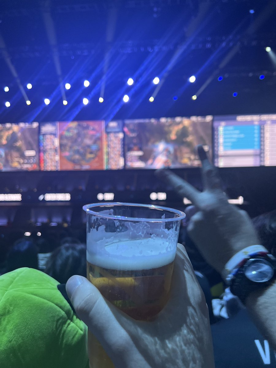 Goosey_Dan's tweet photo. ALGS Year 4 has been nothing short of incredible! The competition was fierce, the moments unforgettable, and the community stronger than ever. From nail-biting finales to new friendships, this year proved why Apex is one of the best esports out there. And Japan? Absolutely incredible—the energy, the fans, the experience, all unforgettable. Here’s to more memories in Year 5! #RawHorseMeat