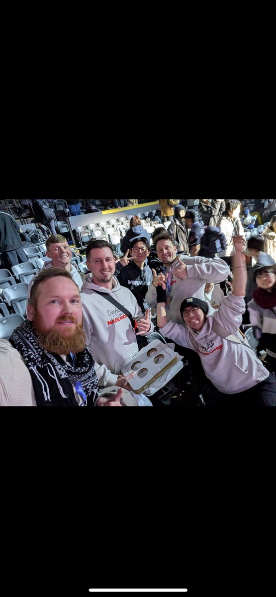 Goosey_Dan's tweet photo. ALGS Year 4 has been nothing short of incredible! The competition was fierce, the moments unforgettable, and the community stronger than ever. From nail-biting finales to new friendships, this year proved why Apex is one of the best esports out there. And Japan? Absolutely incredible—the energy, the fans, the experience, all unforgettable. Here’s to more memories in Year 5! #RawHorseMeat