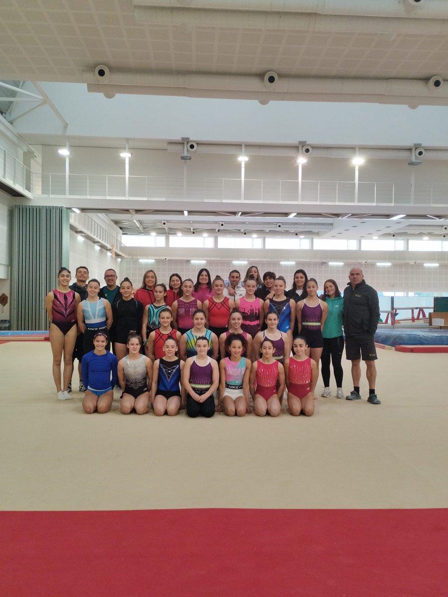 🏋🏻 𝗚𝗔𝗙 | Dissabte vam celebrar al @carsantcugat un entrenament de tecnificació júnior organitzat per #GimcatFCG que va acollir un total de 20 gimnastes.

Seguim polint detalls i perfeccionant els exercicis! 💪