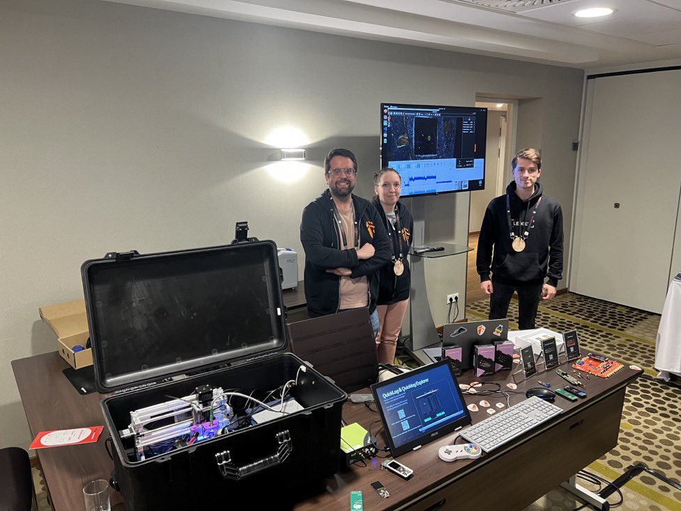 . (@mlota_azola) on Twitter photo 