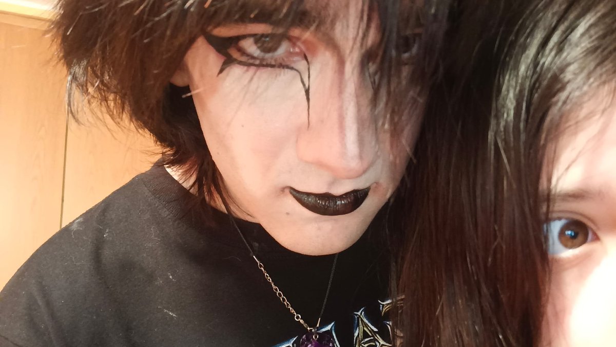 Inositool's tweet image. gothified by my gf :&amp;gt;