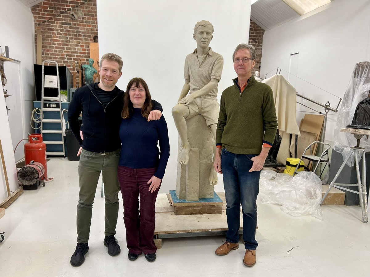 BrittenAsABoy's tweet photo. We paid a final visit to @RankBroadley studio on Saturday to sign-off the clay statue of @BrittenAsABoy. Today it will be moulded, then cast in bronze at the foundry. When the figure is attached to its base (see next photo) it will stand an impressive 12ft high. https://t.co/KqKIQfYKhK
