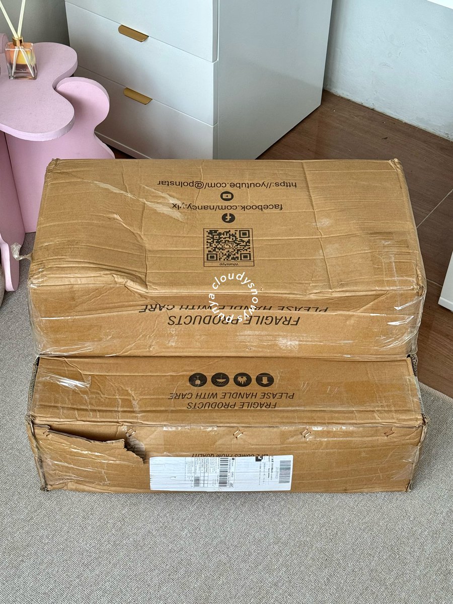 cloudysnowys's tweet photo. NEMUIN TOKO FURNITURE DI 🍊 ANTI ZONK PAS DATENG CAKEP BANGET 😭🫵🏻

beli kursi sofa harganya masi affordable &amp; empuk, kualitasnya juga oke banget lucuk!

paketnya:                               isinya: https://t.co/nWwzavfZ57