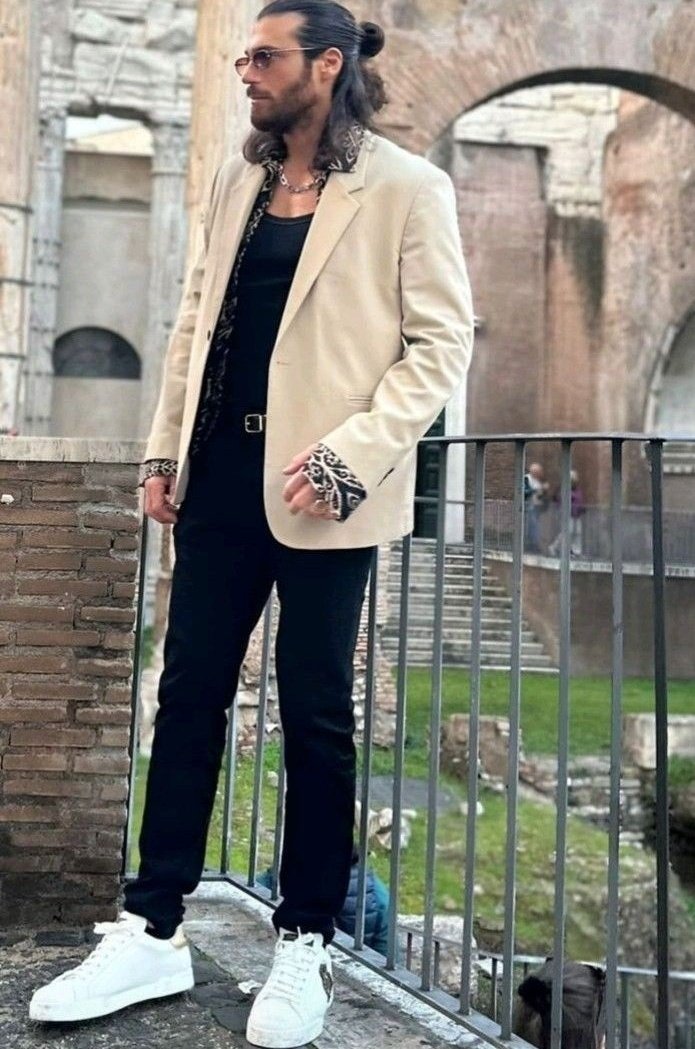 الهی تو همین روزایی که
تو اوج ناامیدی هستی
خدا به دلت نگاه کن..
I vote for #CanYaman from Turkey for The 100 Most Handsome Faces of 2025  <a href="/tccandler/">TC Candler</a>
#100faces2025  #tccandler