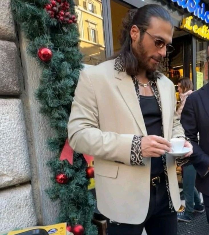 ‌
تو نشسته در مقابل، من و صد خیالِ باطل.
I vote for #CanYaman from Turkey for The 100 Most Handsome Faces of 2025  <a href="/tccandler/">TC Candler</a>
#100faces2025  #tccandler