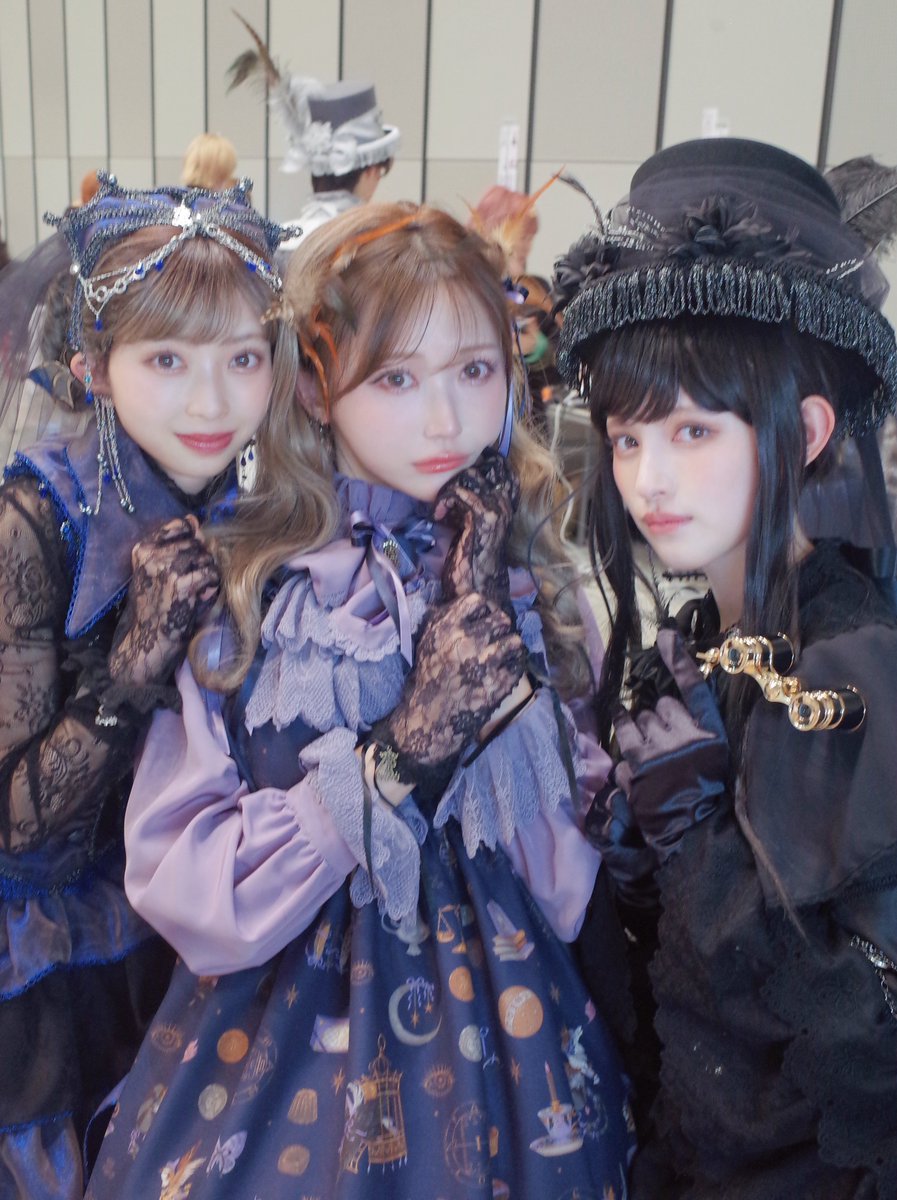 Yuikanno's tweet photo. BABY,THE STARS SHINE BRIGHT
ALICE and the PIRATES
BRAND-NEW COLLECTION in TOKYO

毎年たのしみにしてるロリータの日🎀
今年も新作のショー出演しました
すばらしきファンタジックなドレス
細部までたましいを感じるｶﾜｲｲ

超ときめき♡宣伝部の
あきちゃんかなみちゃんと♡ https://t.co/nqqSiFdPar