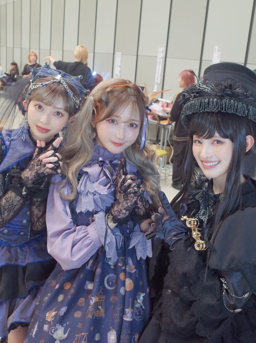 Yuikanno's tweet photo. BABY,THE STARS SHINE BRIGHT
ALICE and the PIRATES
BRAND-NEW COLLECTION in TOKYO

毎年たのしみにしてるロリータの日🎀
今年も新作のショー出演しました
すばらしきファンタジックなドレス
細部までたましいを感じるｶﾜｲｲ

超ときめき♡宣伝部の
あきちゃんかなみちゃんと♡ https://t.co/nqqSiFdPar