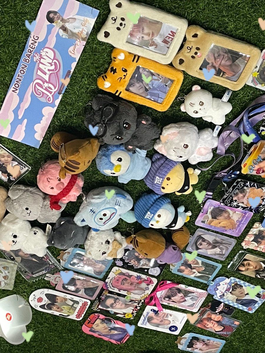 sunwflosky's tweet photo. super seruuu!! mana frebiesnya banyak BGT makasih ya kakak kakak @deobimalang dan temen temen deobi yang disana ^____^ https://t.co/UztY87ZW7V