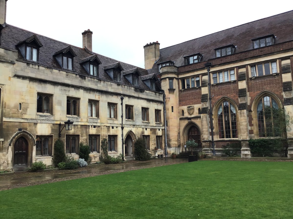 Year 6 had fun graduating from ‘Into University’ at Pembroke College, Cambridge.