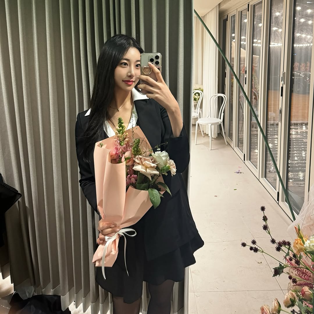 annaliqwer's tweet photo. 昨天穿上就直接出门了
#母狗 #反差婊  #淫荡 #肉便器 #羞辱 #反差 #黑丝 #丝袜 #pantyhose https://t.co/A9JjvB9gfv