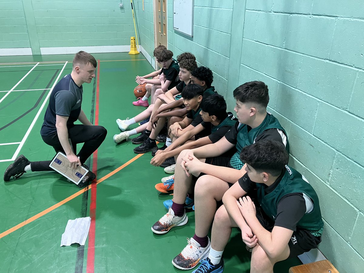 Our U14 boys are ready to tip off v our friends <a href="/SPCCPE/">SPCC PE and Sport</a> in the semi final of league 🏀 🏀 
#gobohunthorsham