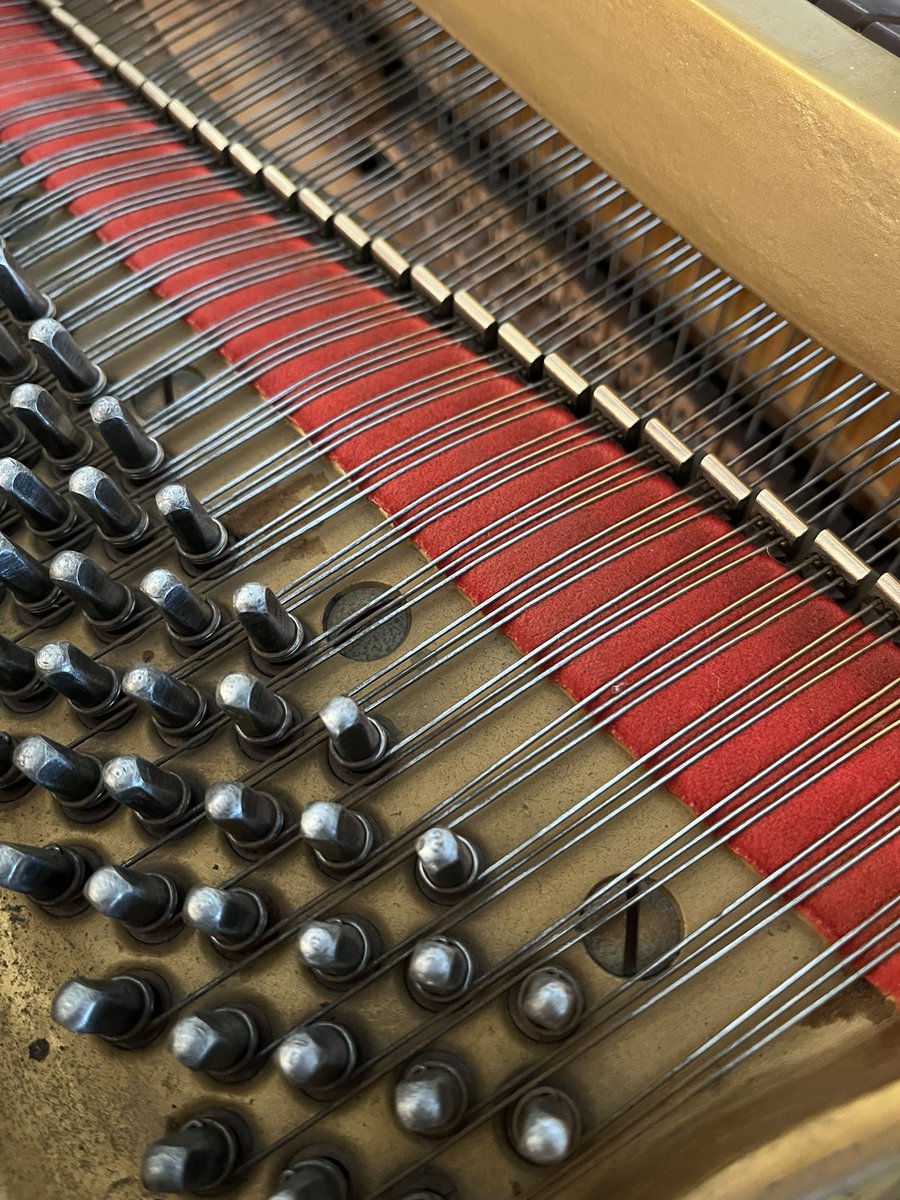 evanaustinauthr's tweet image. Before and after detailing this Baldwin-made Hamilton grand piano. #dayjob #pianotechnician