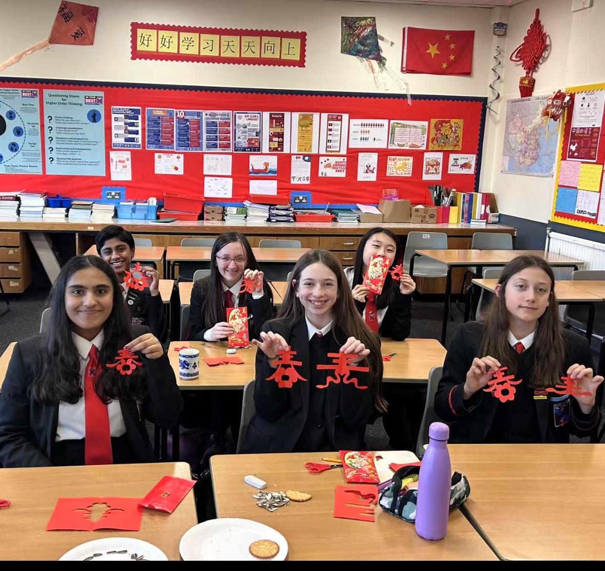 MCHSModLang's tweet photo. Lots of different activities to celebrate Chinese New Year! Pupils enjoyed Chinese paper cutting, made their own red envelopes filled with Chinese sweets and biscuits and came at lunch to watch the Chinese New Year Gala show and ate Chinese Snacks 🇨🇳🐍 https://t.co/DzWufTjBjr