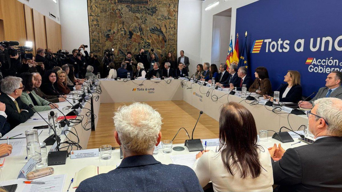 👥La presidenta de #CEVValencia, <a href="/eiblasco/">Eva Blasco García</a>, ha participado hoy en la sesión constitutiva del Comité de Personas Expertas para la reconstrucción de las zonas afectadas por la #DANA, celebrada en <a href="/dgobiernocv/">Delegación del Gobierno en la Comunitat Valenciana</a>

🗨️La unidad y el diálogo son fundamentales para conseguir la