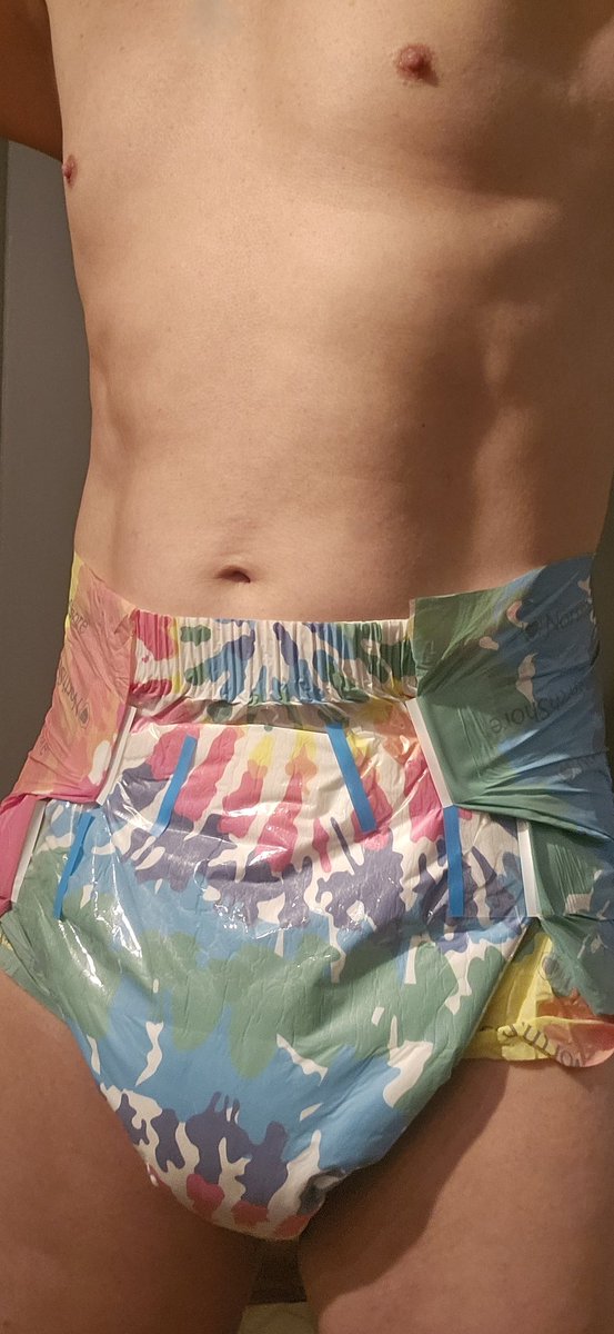 DDl937's tweet photo. New day, new diaper. https://t.co/UXCFWEqwcb
