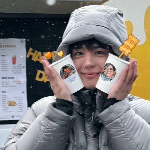 sPyP14's tweet photo. So cute 🥰 @BOGUMMY https://t.co/Qvj7TKWWyk