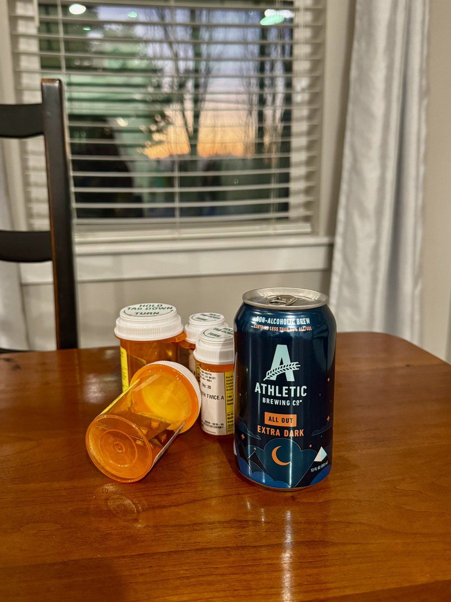 buzzfreebrews's tweet photo. Recovering from a medical procedure and grateful for novel treatment strategies that avoid big scary incisions plus nonalcoholic brews that make staying off booze a no-brainer. @AthleticBrewing #AthleticCheckIn https://t.co/o1Alc1nIDs