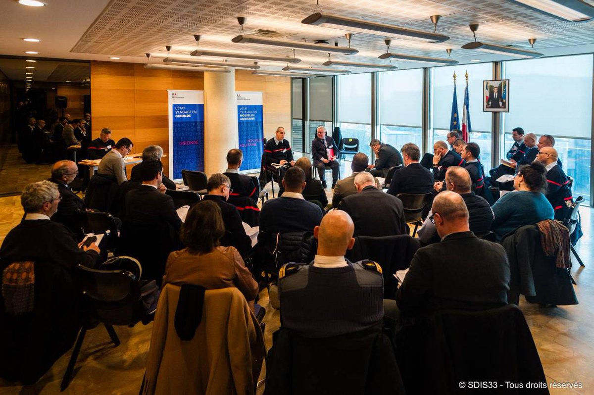 Le modèle de Sécurité civile français, toujours réactif et adapté aux problématiques des territoires, est confronté à la multiplication de crises d’un autre genre nécessitant une évolution rapide des mécanismes de réponse.

Le ministre <a href="/fnb_officiel/">François-Noël BUFFET</a> nous a rejoint à Bordeaux pour