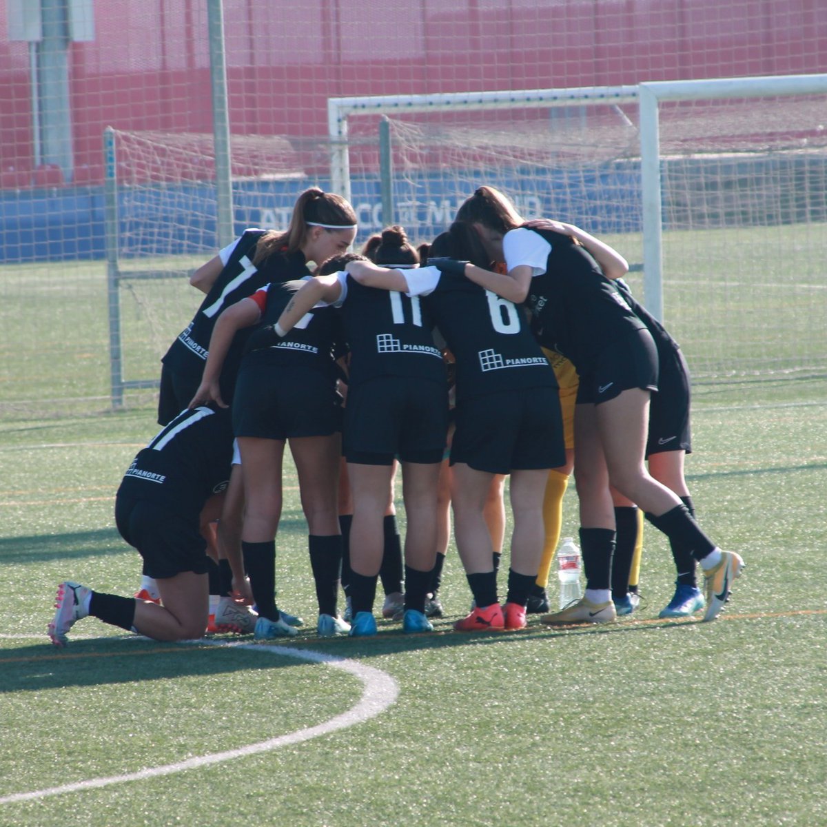 getafefem's tweet photo. No sé vosotros, pero yo en las buenas y en las no tan buenas soy muy de nuestro 𝑱𝑼𝑽𝑬𝑵𝑰𝑳 𝑨 💙 https://t.co/4iRH1Rhjdw