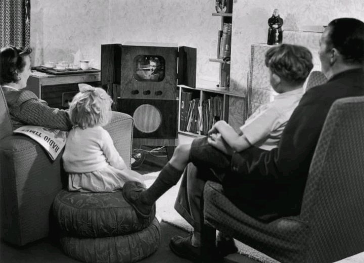 History🇬🇧1950s.

What's In The Radio Times, Mum?