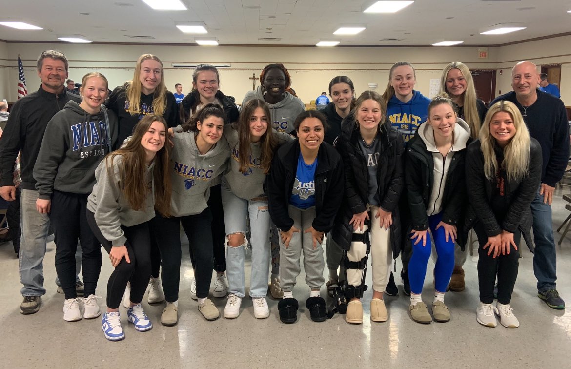 📣 We had a great time having spaghetti with the local Kiwanis Club here in Mason City!! 🍝  We appreciate everything they do for our community!! 🎉💙💛