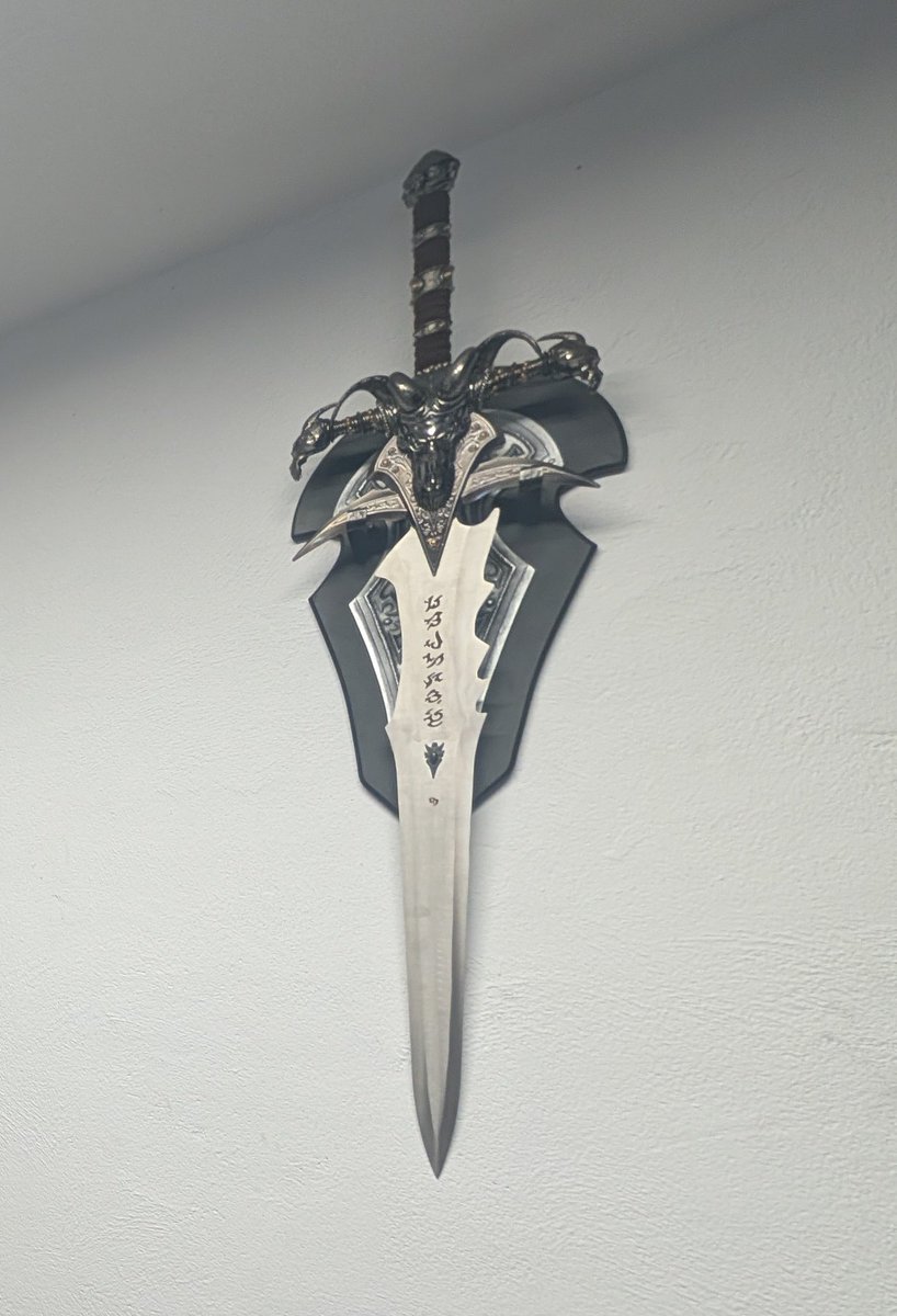 <a href="/elxokas/">XOKAS</a> No tengo muchos viewers porque hace tiempo que no hago directo y soy pequeña pero llevo viciando desde que salió 🥹👉👈 Hunter 4ever