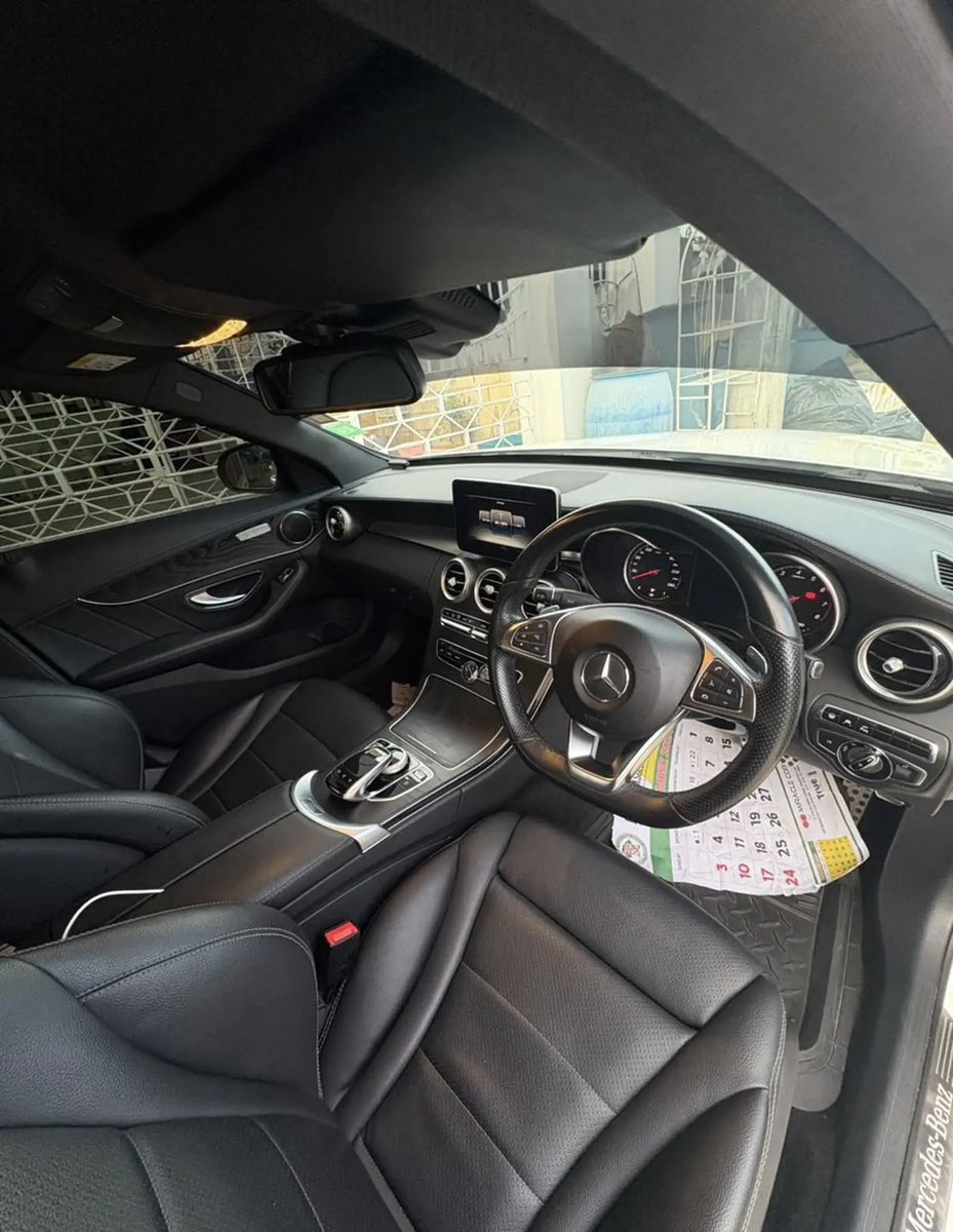 For Sale 💯💯
2015 Mercedes Benz 
3.2 mill (negotiable)
Looking to upgrade….. need to catch a sale…