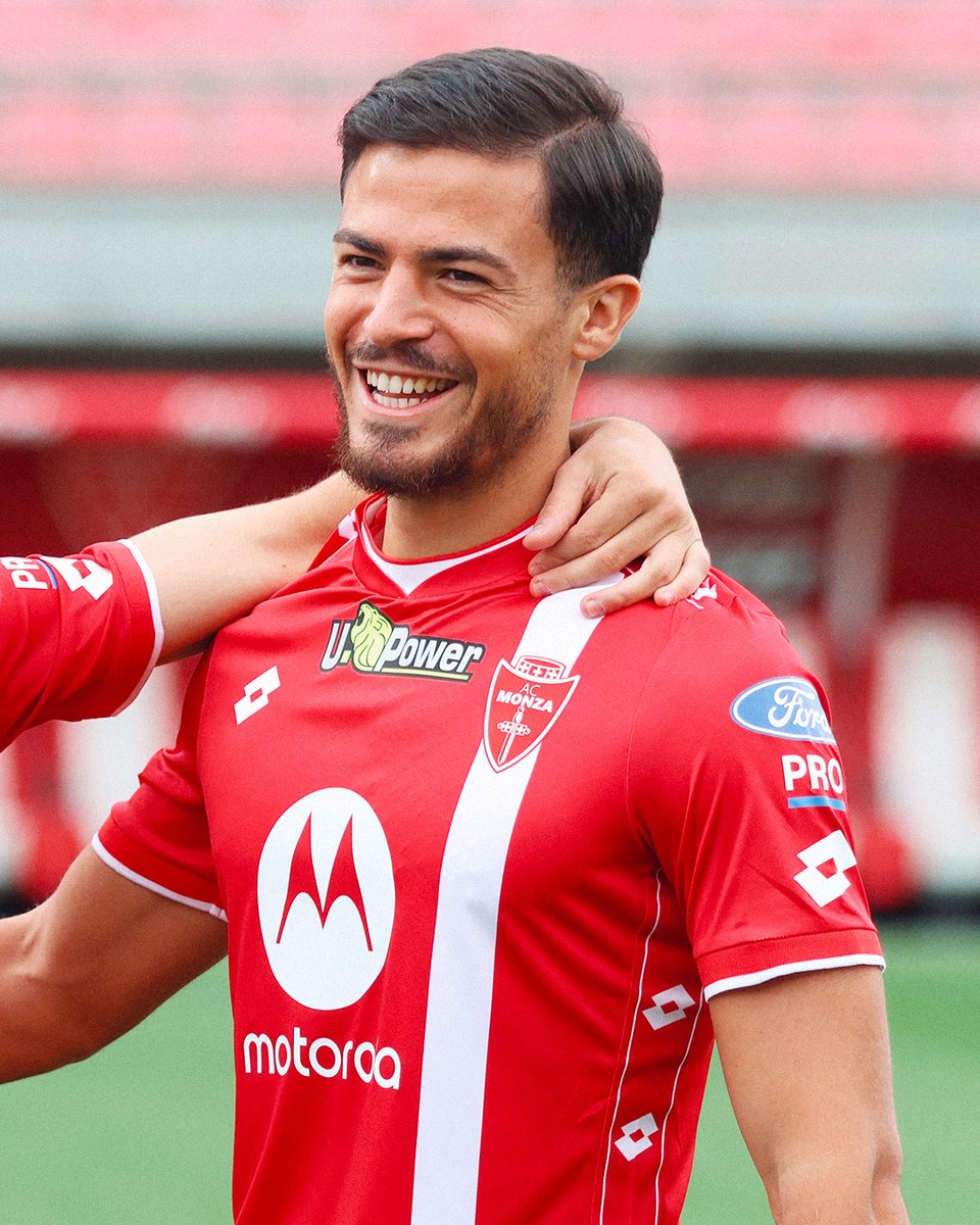 ➕2️⃣4️⃣🥳⚪️🔴

Tanti auguri <a href="/AndreaCarboni44/">Andrea Carboni</a> 🎉🎂