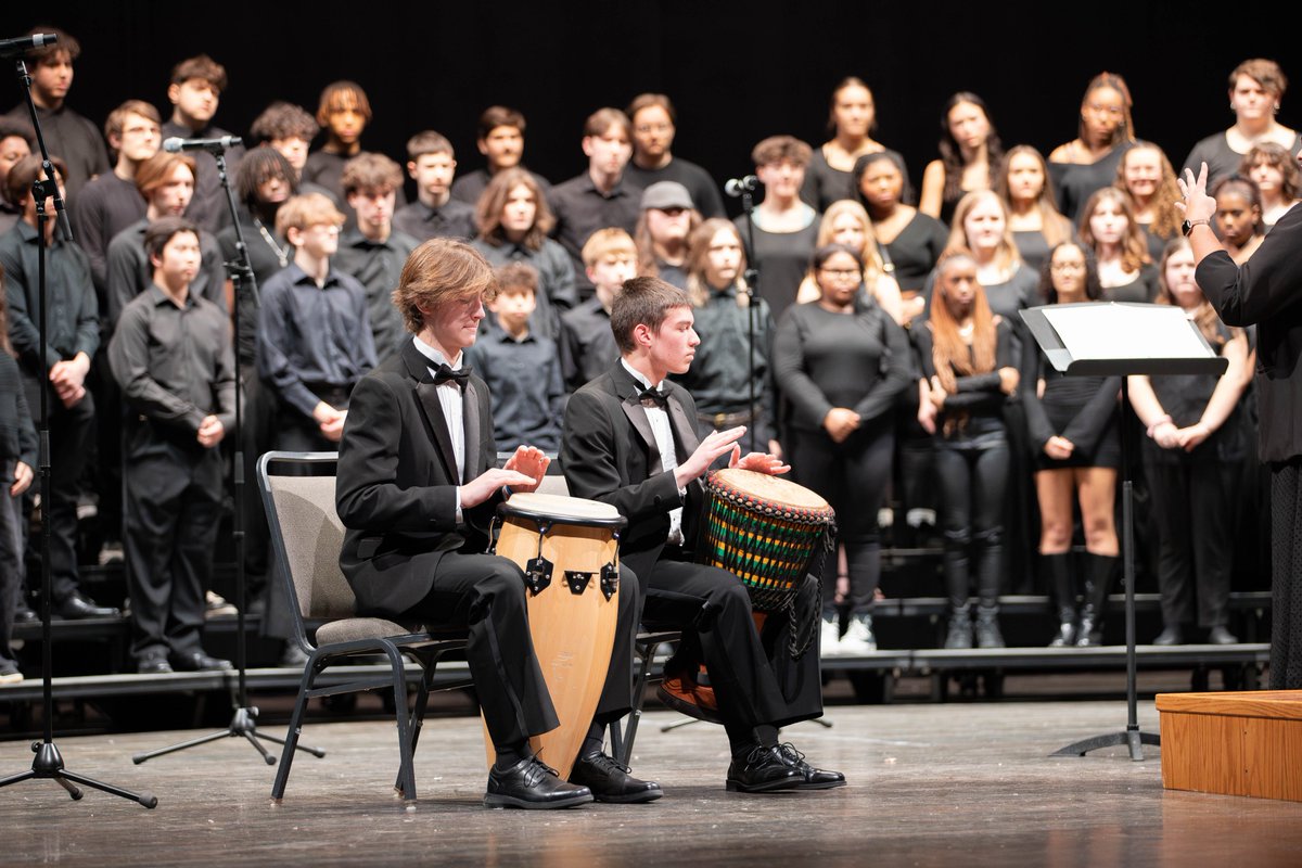 SweetHomeCSD's tweet photo. Our District Music Festival was a huge success this weekend. Hundreds enjoyed the music of our elementary, middle, and high school musicians. Thank you to everyone involved! #WeAreSweetHome #SPGoal2 @SweetHomeMusic7 https://t.co/5u6Z3Te4zZ