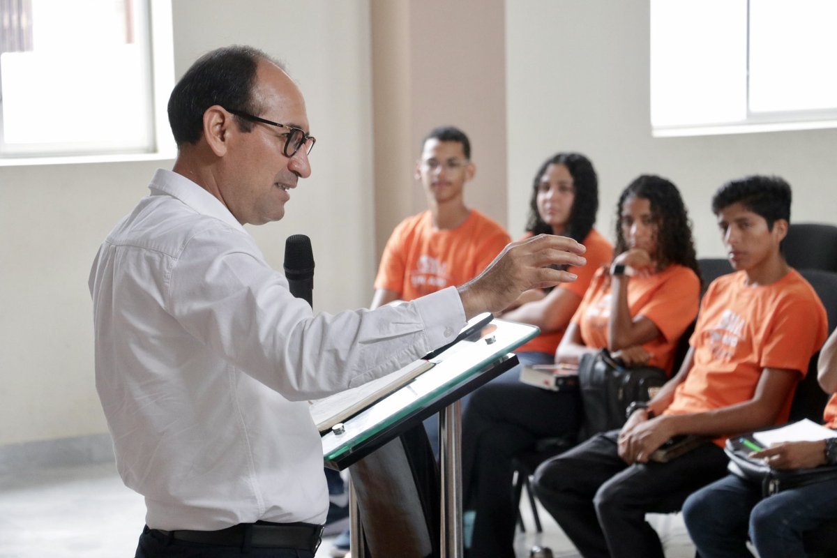 Iniciamos el Entrenamiento #OYiM2025
"Elegidos para la Misión" con los voluntarios de la #MiNOP &amp; voluntarios 🇧🇷" Un año de desafíos y metas trazadas en favor del cumplimiento de la misión. Sus oraciones por cada uno de ellos.
#jóvenesadventistas
#ministeriojoven #voluntarios