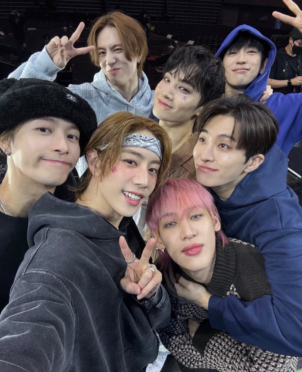 jackbamxcr7's tweet photo. 💚💚always and forever 💚💚

#GOT7 https://t.co/KifOMnS4a2