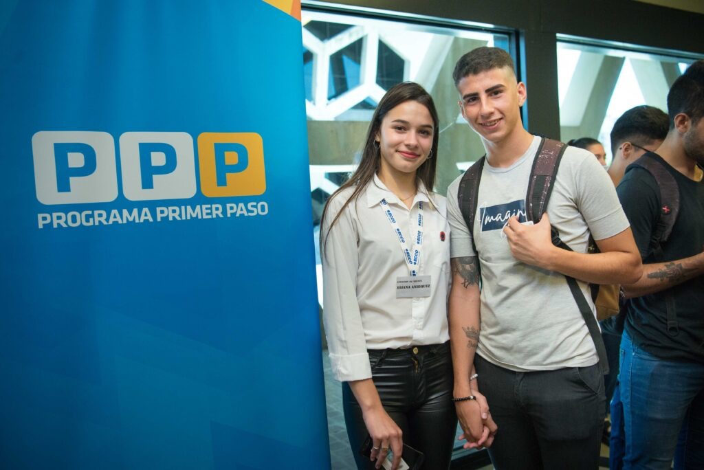 gobdecordoba's tweet photo. 🙌🚀 Más de 7500 postulantes comienzan hoy su práctica laboral y capacitación gracias al #ProgramaPrimerPaso
📈 Este programa impulsa la generación de nuevas #oportunidades de desarrollo para #jóvenes. Hasta el momento, más de 890 jóvenes se convirtieron en trabajadores formales, y más de 3800 empresas ya se sumaron al #PPP.
#SeguimosHaciendo #CórdobaNoPara
Más info 🔗 https://t.co/ATxpRcK1Ff