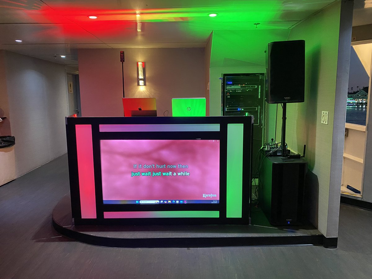 DJHustle's tweet image. 🚨 Why Sending Your Playlist Early is a Game-Changer! 🎶
Your event deserves the perfect soundtrack! By sending your playlist weeks in advance, you give your DJ time to:

🎧 Curate the best mixes for your event’s vibe
🎤 
#PerfectPlaylist #MusicMatters #DJHustle #Unforgettable