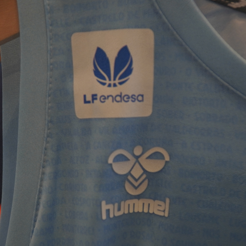 RCCelta's tweet photo. 🆕🏀 Por primeira vez na nosa historia podes conseguir a camiseta do @Celtabaloncesto!

Non a deixes pasar e lócea con orgullo neste final de tempada en Navia para apoiar ás nosas 🩵

🛍️ https://t.co/WomXdgGCdT // Tendas físicas.