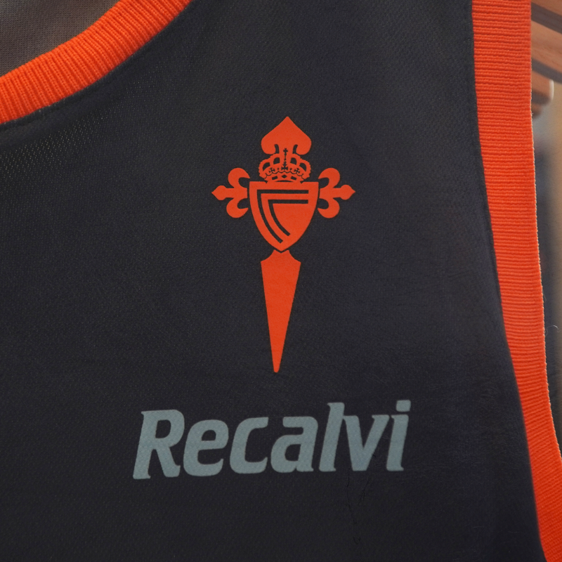 RCCelta's tweet photo. 🆕🏀 Por primeira vez na nosa historia podes conseguir a camiseta do @Celtabaloncesto!

Non a deixes pasar e lócea con orgullo neste final de tempada en Navia para apoiar ás nosas 🩵

🛍️ https://t.co/WomXdgGCdT // Tendas físicas.