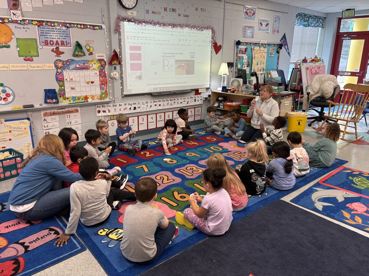Rrrr you ready? 🦊🚀 Mrs. Fish’s Pre-K class is on a roaring adventure, hunting for the letter R! From rainbows to robots, we’re racing to recognize R-words all around the room! What R-word can you spot? #LetterR #ScavengerHunt #ReadySetRead #belonggrowsucceed
