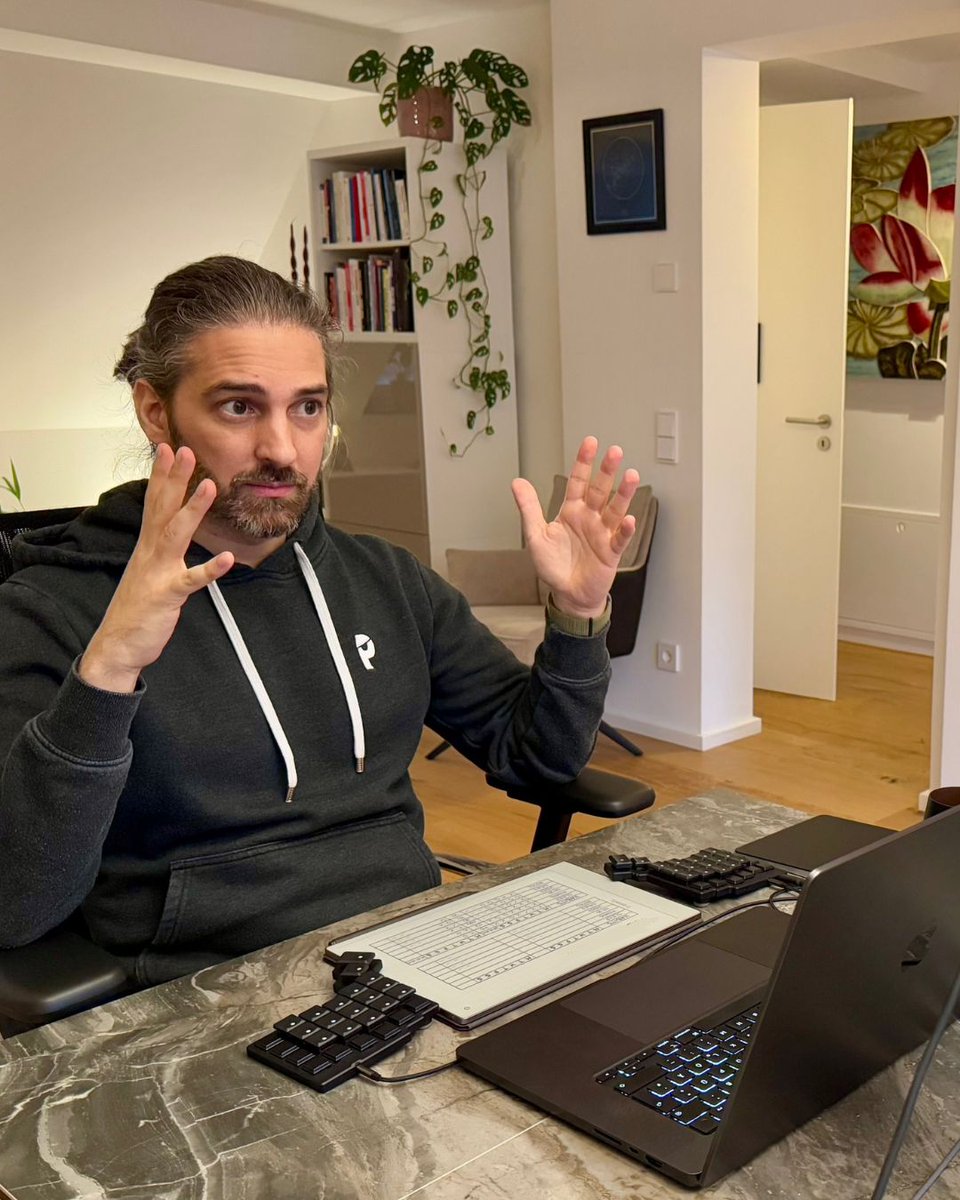 Growth Challenges? Let’s crack them together! 🚀

Every entrepreneur and growth marketer knows the struggle is real – customer acquisition costs that won’t budge, content that doesn’t convert, and ads that eat budgets like a black hole.