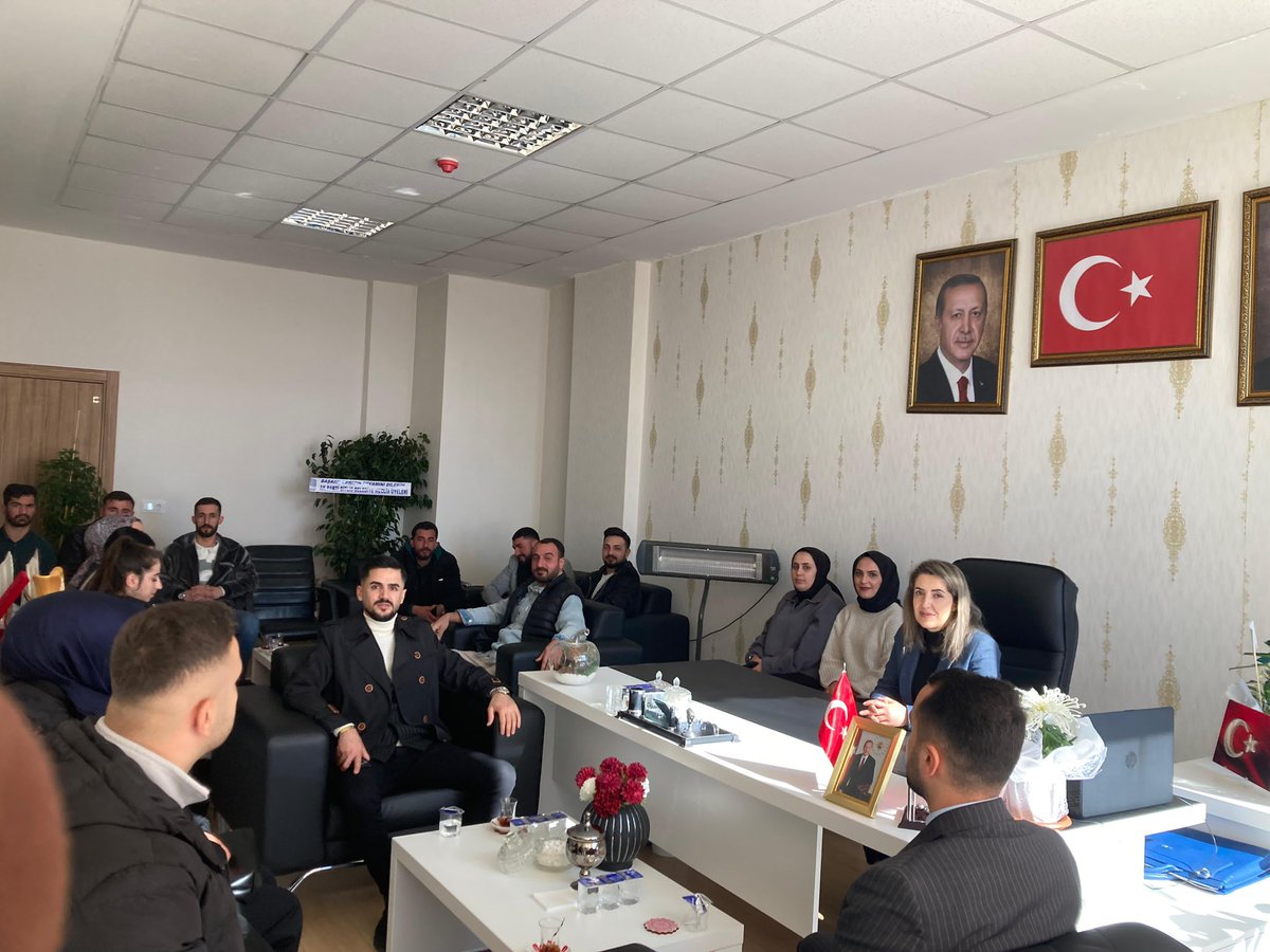 Ak Gençlik Bitlis (@akgenclikbitlis) on Twitter photo 📍Ak parti Bitlis İl başkanlığı
İl Gençlik kolları başkanımız Sn.Vahit ORAK Ve yönetim kurulu üyelerimiz ile birlikte;
İl Kadın Kolları Başkanımız Sn.Çiğdem ULA’ya hayırlı olsun ziyaretinde bulunduk.
Misafirperverliğinden dolayı başkanımıza teşekkür ediyoruz.
<a href="/T_Bedirhanoglu/">Turan Bedirhanoğlu</a> 📍Ak parti Bitlis İl başkanlığı
İl Gençlik kolları başkanımız Sn.Vahit ORAK Ve yönetim kurulu üyelerimiz ile birlikte;
İl Kadın Kolları Başkanımız Sn.Çiğdem ULA’ya hayırlı olsun ziyaretinde bulunduk.
Misafirperverliğinden dolayı başkanımıza teşekkür ediyoruz.
<a href="/T_Bedirhanoglu/">Turan Bedirhanoğlu</a>