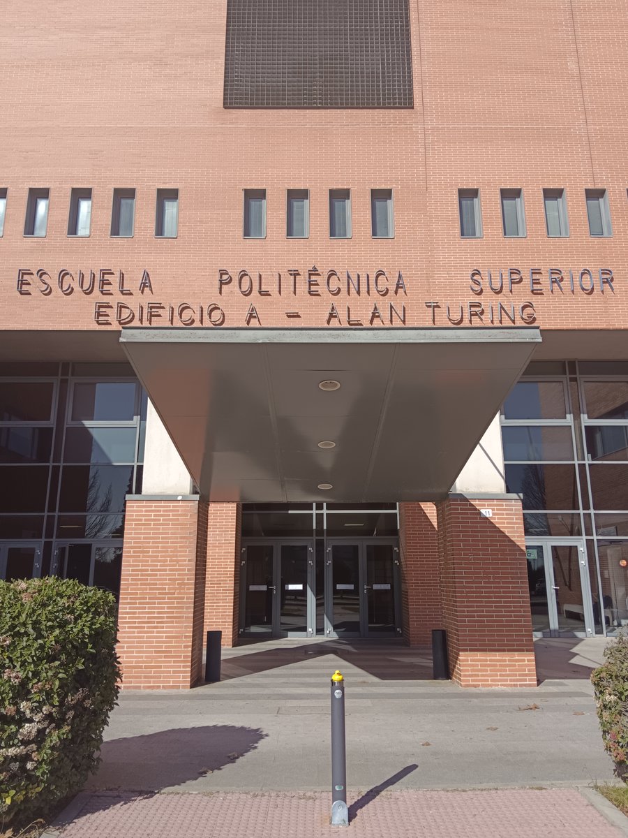 UAM_EPS's tweet photo. 📢 ¡Visita internacional en la EPS! 🌍🎓 Hervé Panetto, de @TELECOMNancy (Université de Lorraine), nos presentó sus nuevos estudios en inglés y exploramos más colaboración en Erasmus+. Pero el gran protagonista fue Ducky, su mascota, que parece haberse quedado de Erasmus 🦆😉 https://t.co/85f2t63b1S