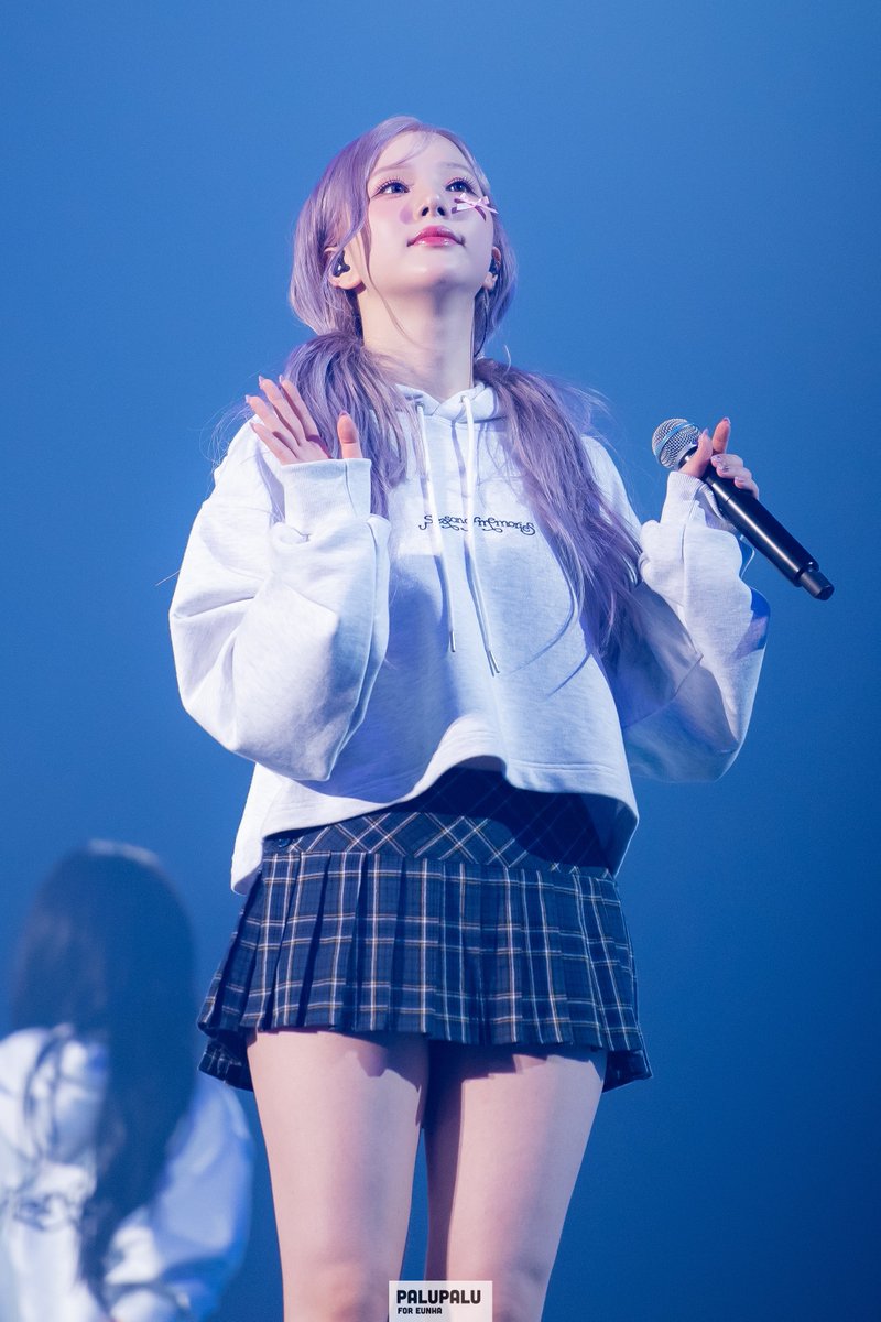 EunhaPalu's tweet photo. 250118 10주년콘서트

#VIVIZ #비비지 #은하 #eunha #ウナ
#gfriend #여자친구 #ヨジャチング　#ジーフレンド 

@GFRDofficial https://t.co/VIPjoRaNDn