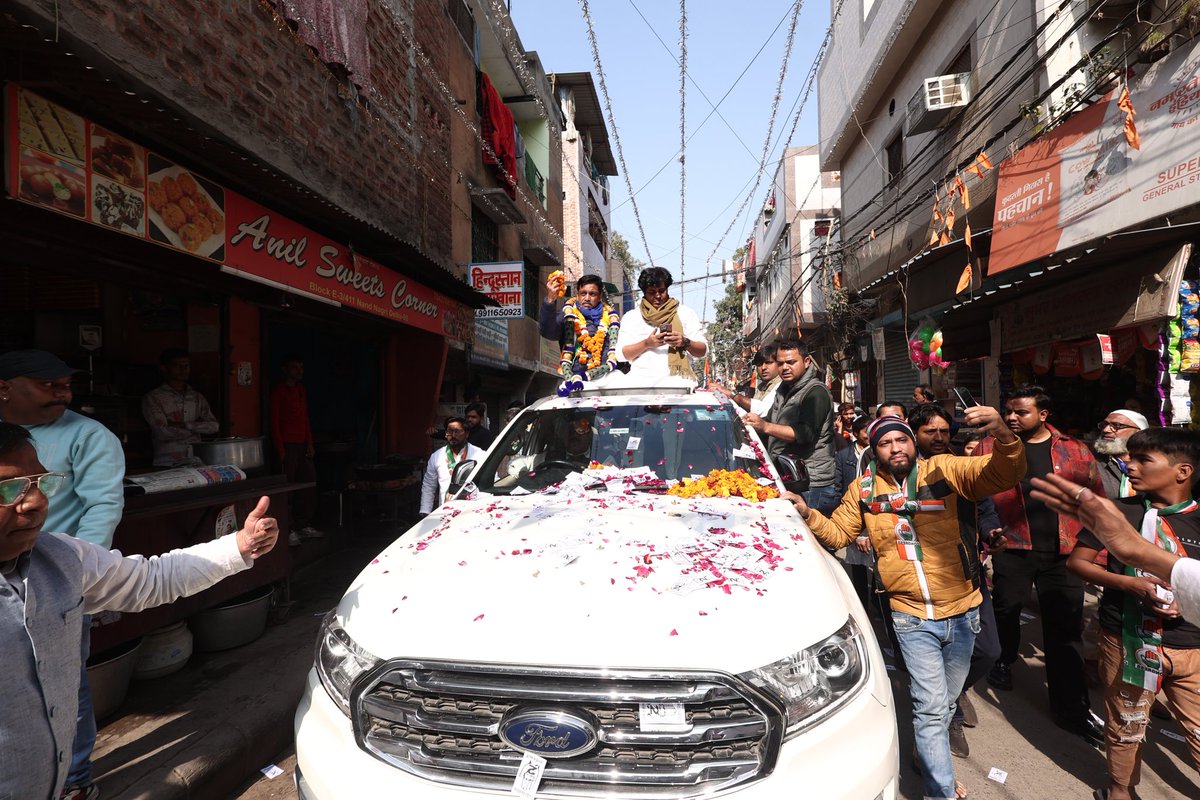 RajeshLilothia's tweet photo. आभार मेरे भाई ♥️
#impranpratapgadhi
#congresshaizaruri #rajeshlilothiaforseemapuri #DelhiElection2025 https://t.co/5n7YdJBnuO