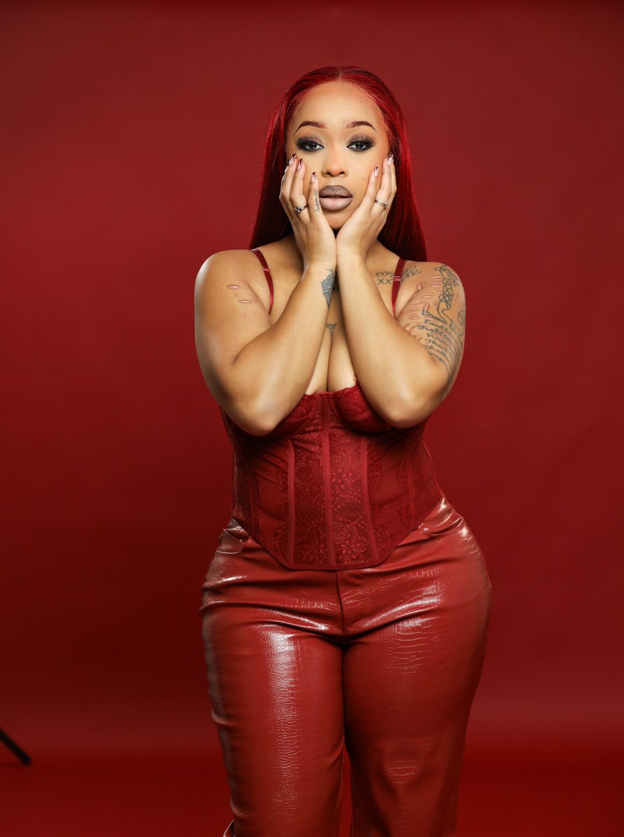 tweetydvddy's tweet photo. Balloons on my page or whateva 🎈 🐍 https://t.co/KgvjI4C6vQ