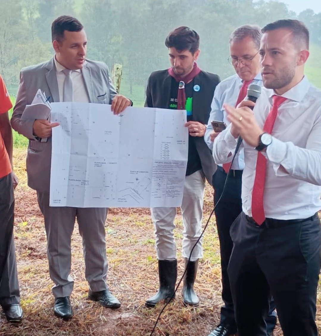 PastorSandson's tweet photo. Lançamento da Pedra Fundamental da IASD Cristina/MG

Para honra e glória de Deus construiremos mais um templo!

#DistritoSãoLourenço https://t.co/rq81RccNPE